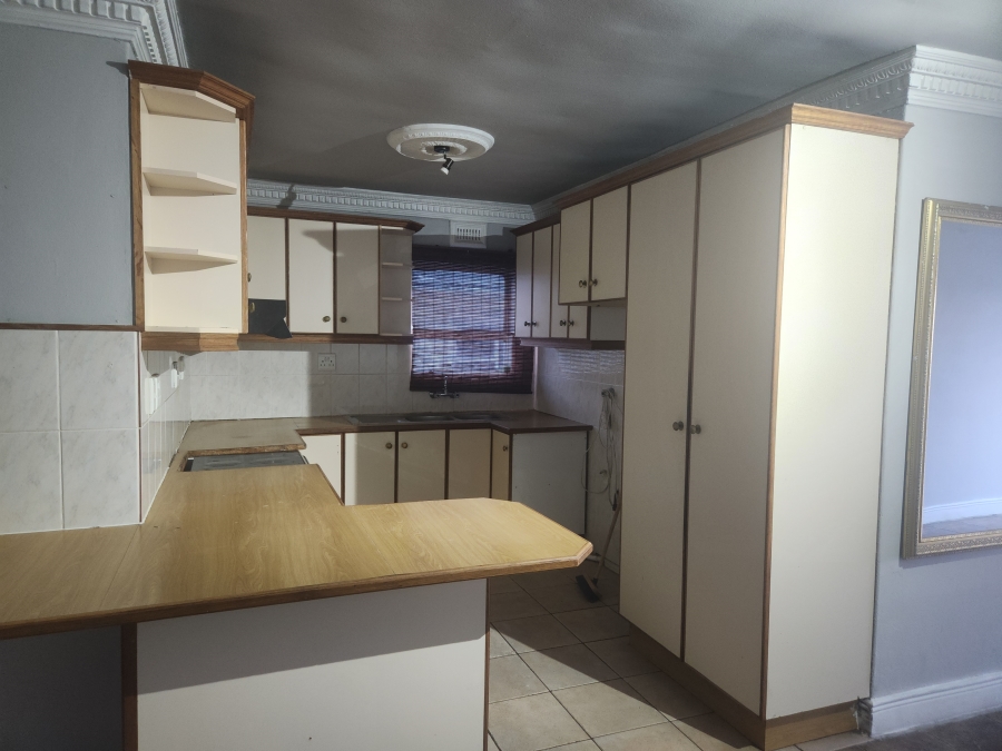 3 Bedroom Property for Sale in Lansdowne Western Cape